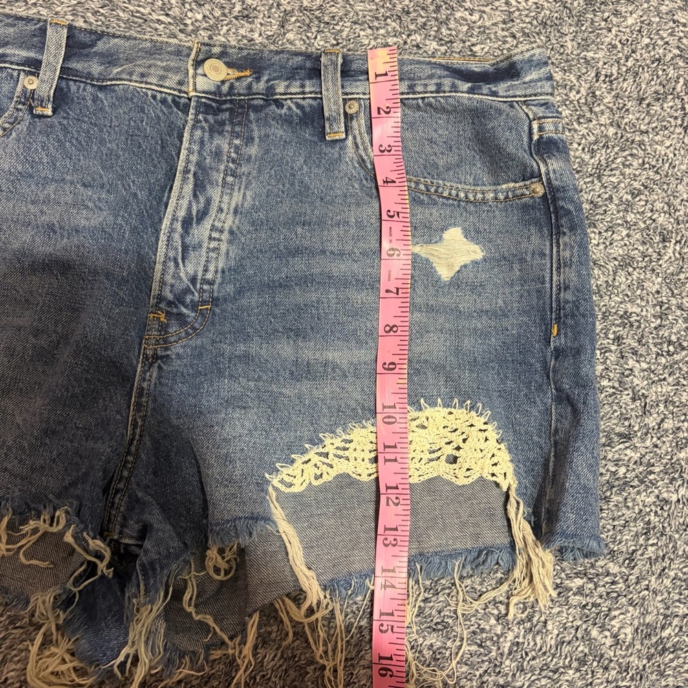 Lucky Brand Est.1990 Blue Jean Shorts with Lace Detail - Picture 10 of 11